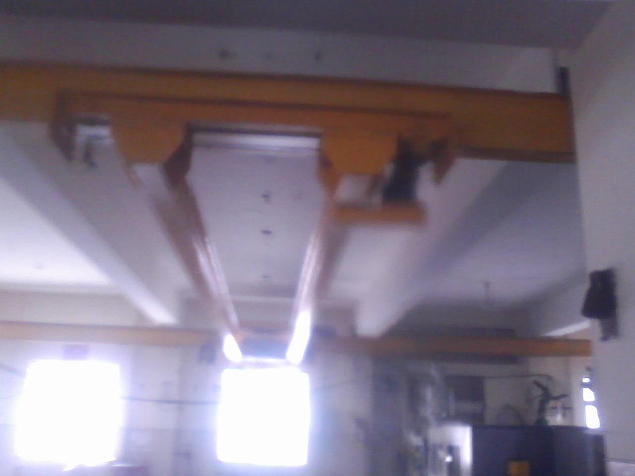 Single Girder High-performance Underslung Crane - Color: Yellow / Custom On Request