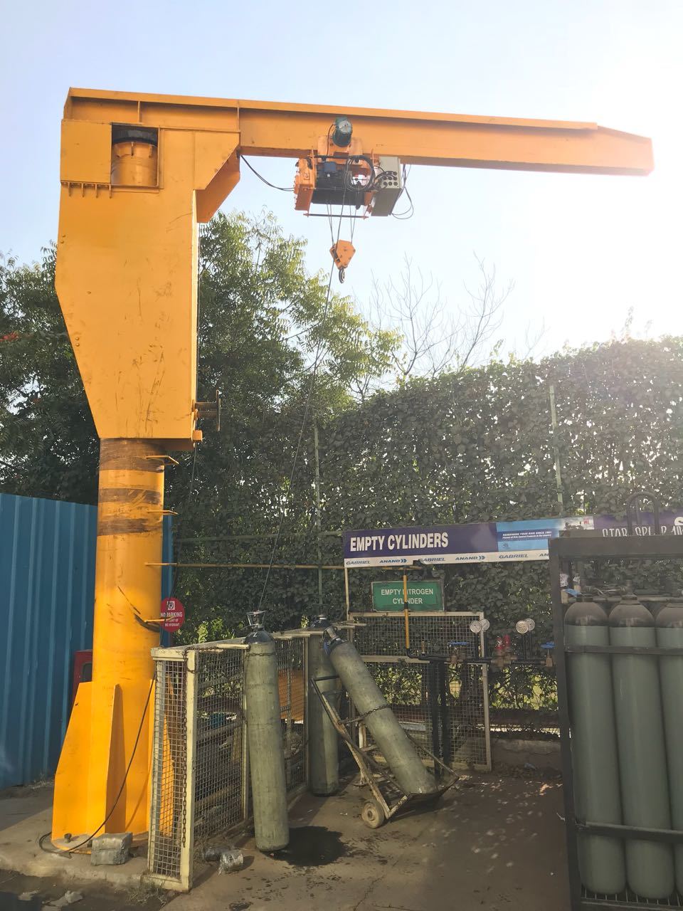 Jib Crane - Mild Steel | 0.5t To 5t, 20-40 Ft Lifting Height, Yellow, Manual Control, 360â° Rotation, Heavy Duty Usage, Warranty Included