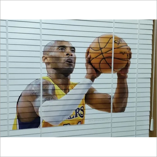 व्हाइट डिज़ाइनर विंडो ब्लाइंड्स