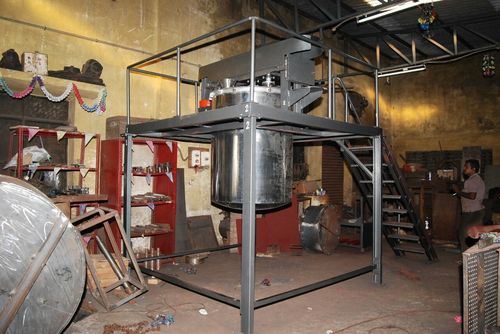 Stainless steel mixer for paint industries