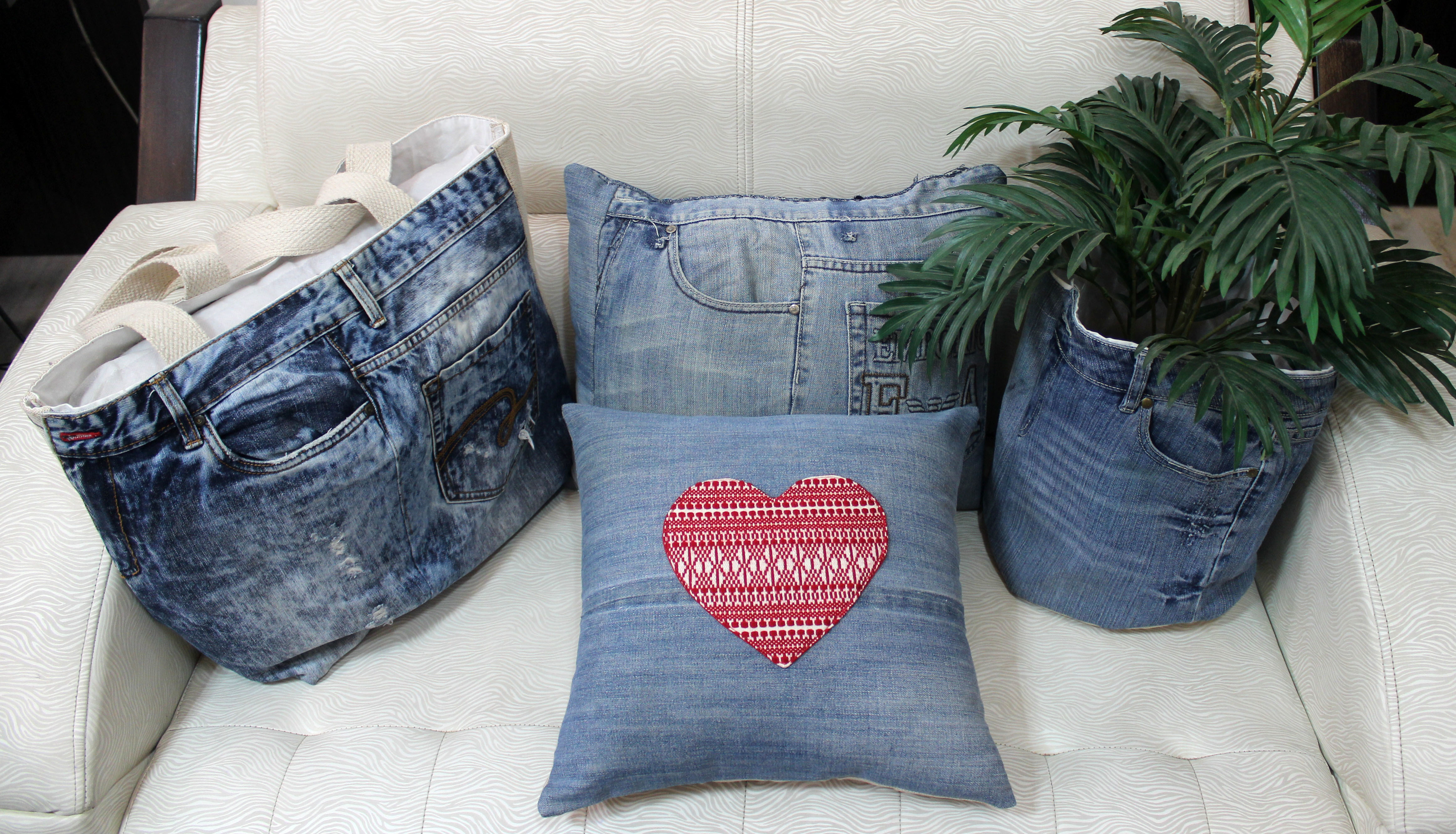 Black & White Foil Printed Cotton Cushion Cover