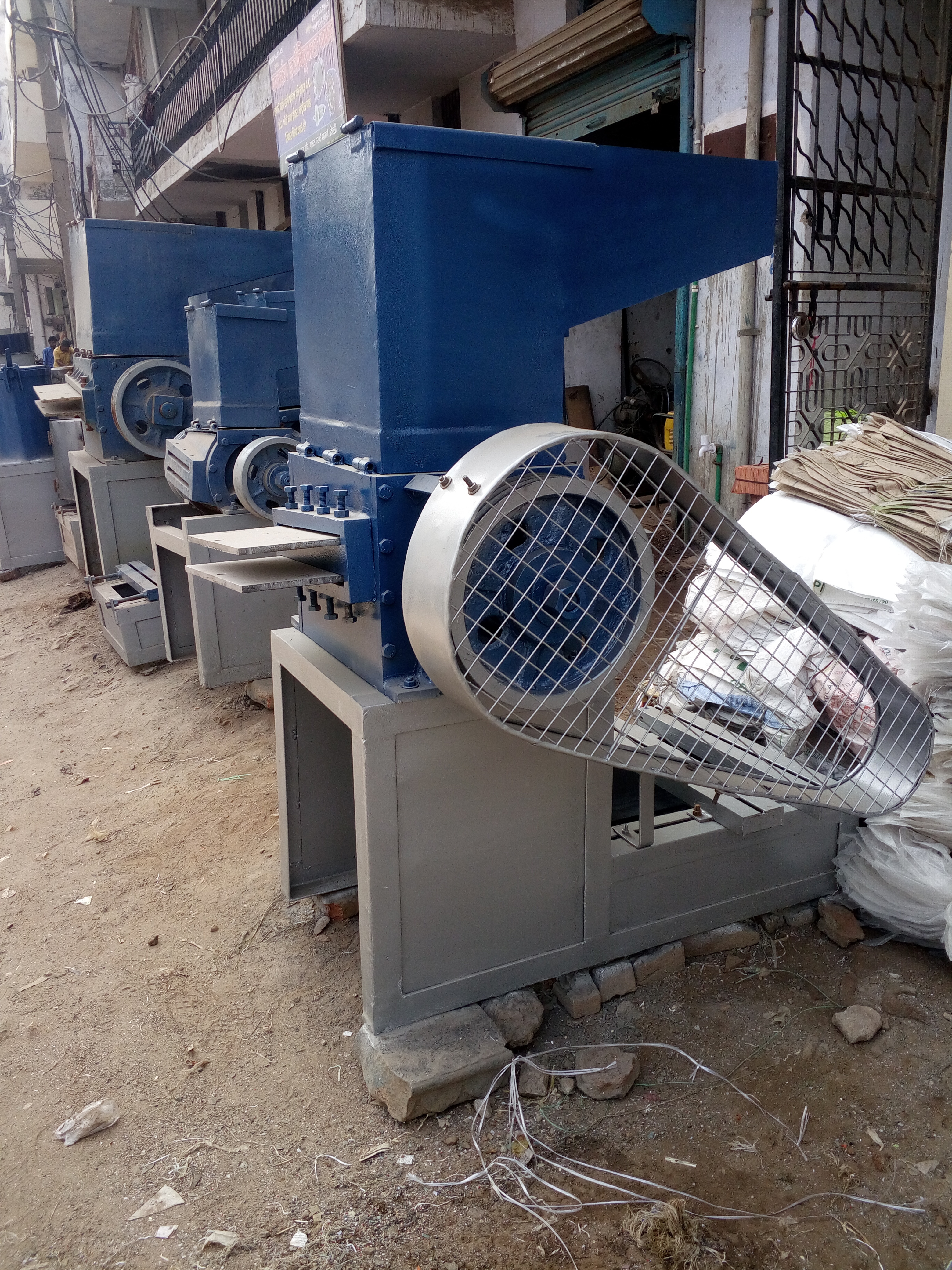 Plastic Scrap Grinder Machine - Mild Steel, 12 Inch Blade Size, Blue Color | 10 Hp Power, Semi-automatic Operation, 600 Kg Weight, 1 Year Warranty