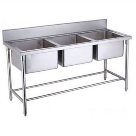 तीन सिंक यूनिट