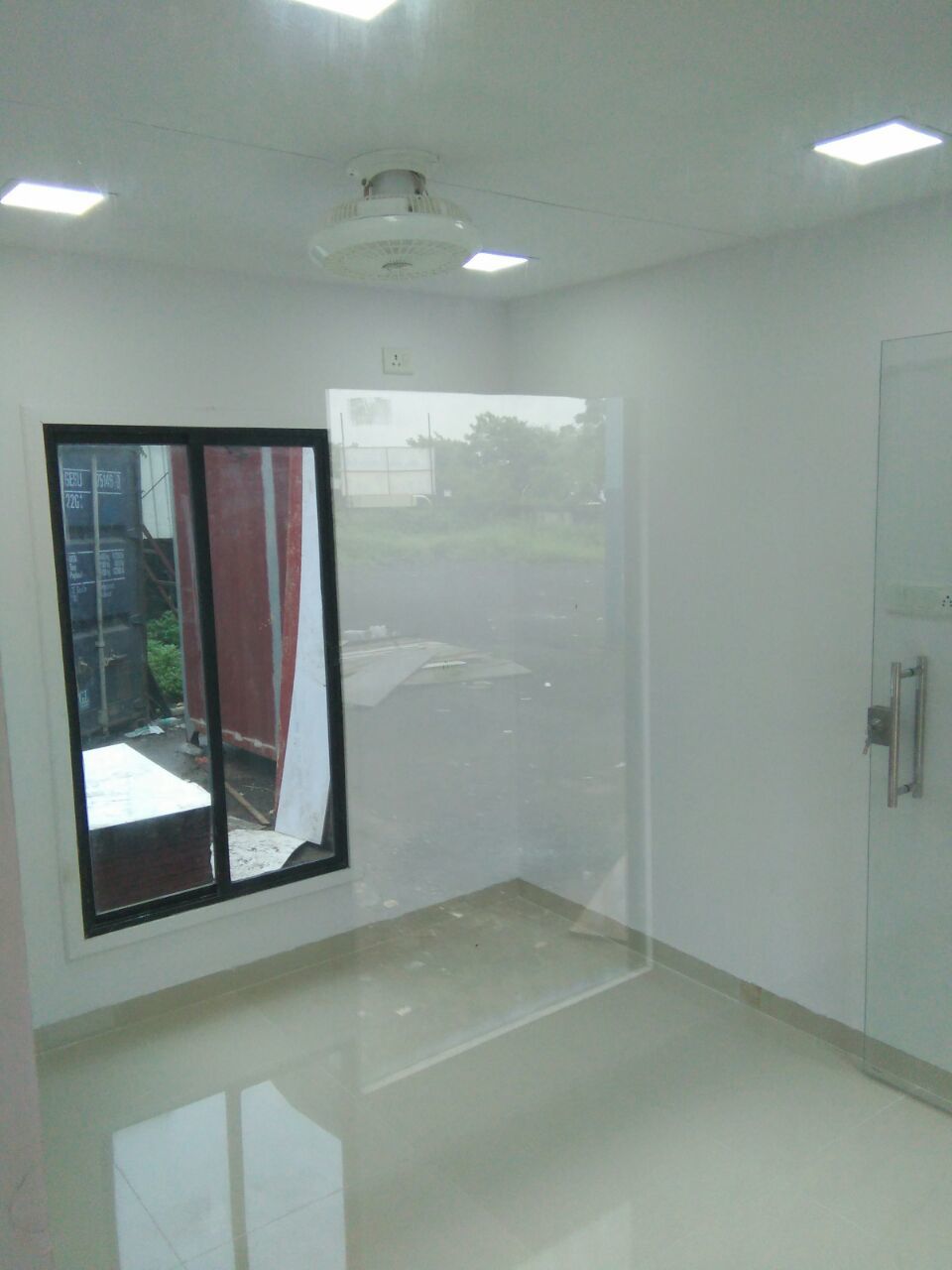 Semi Luxurious Office