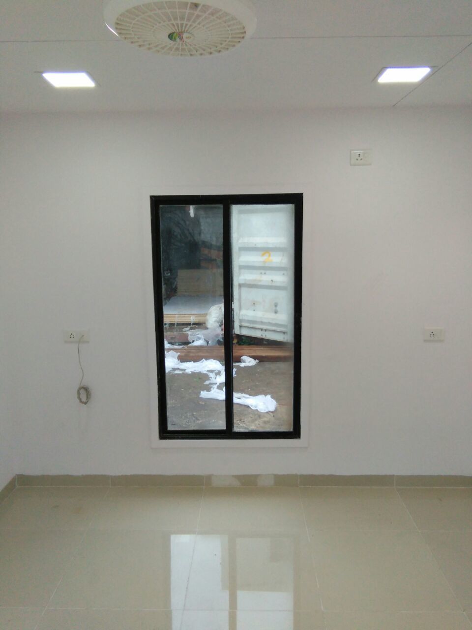 Semi Luxurious Office
