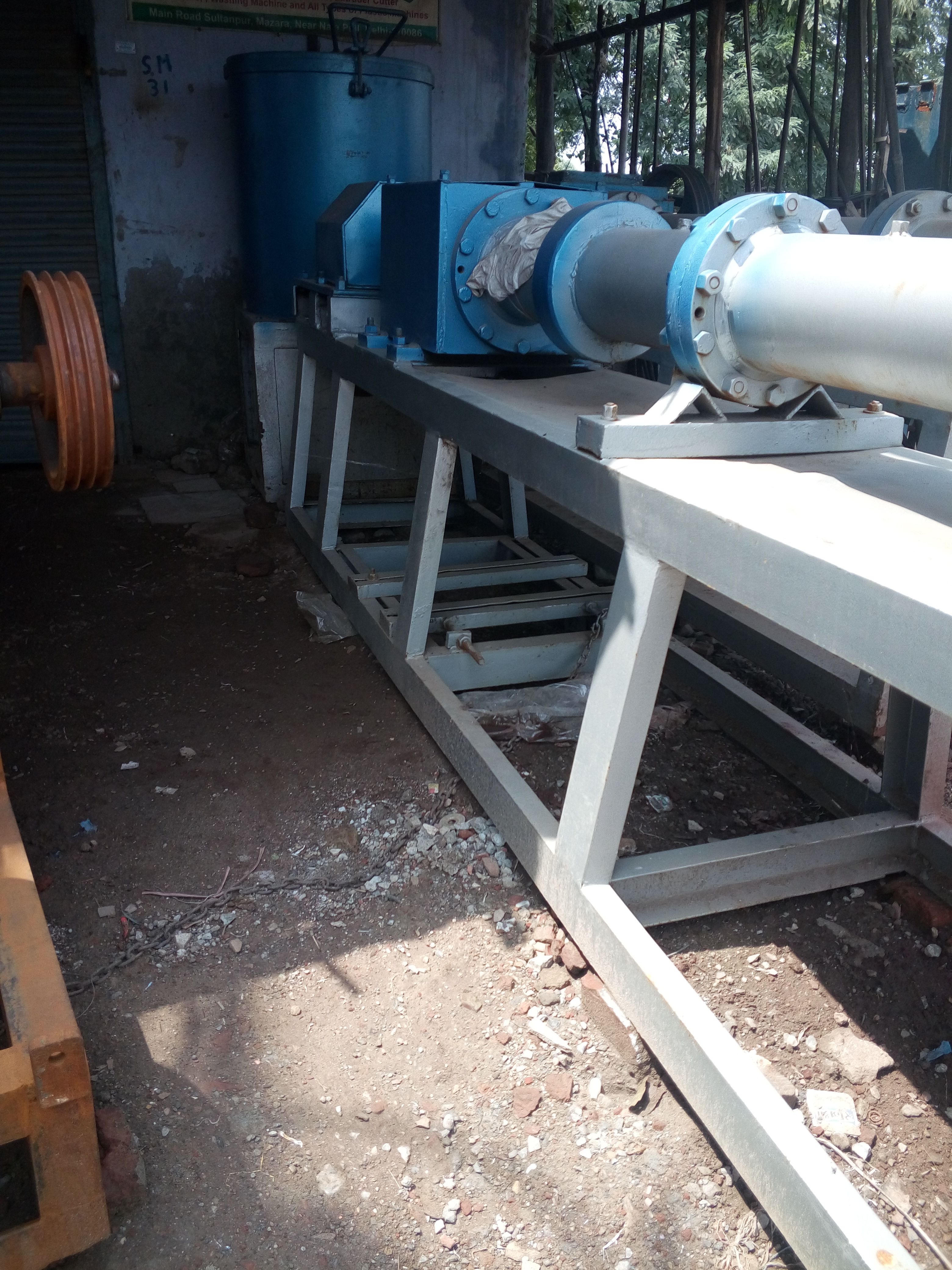 Plastic Dana Making Machine - Mild Steel, 2.7 Ton, Blue And Silver | 45 Hp, 180-200 Kg Capacity, Plc Control, Automatic, Belt Drive, 1 Year Warranty
