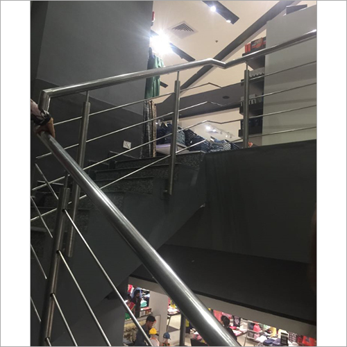 शोरूम के अंदरूनी हिस्से