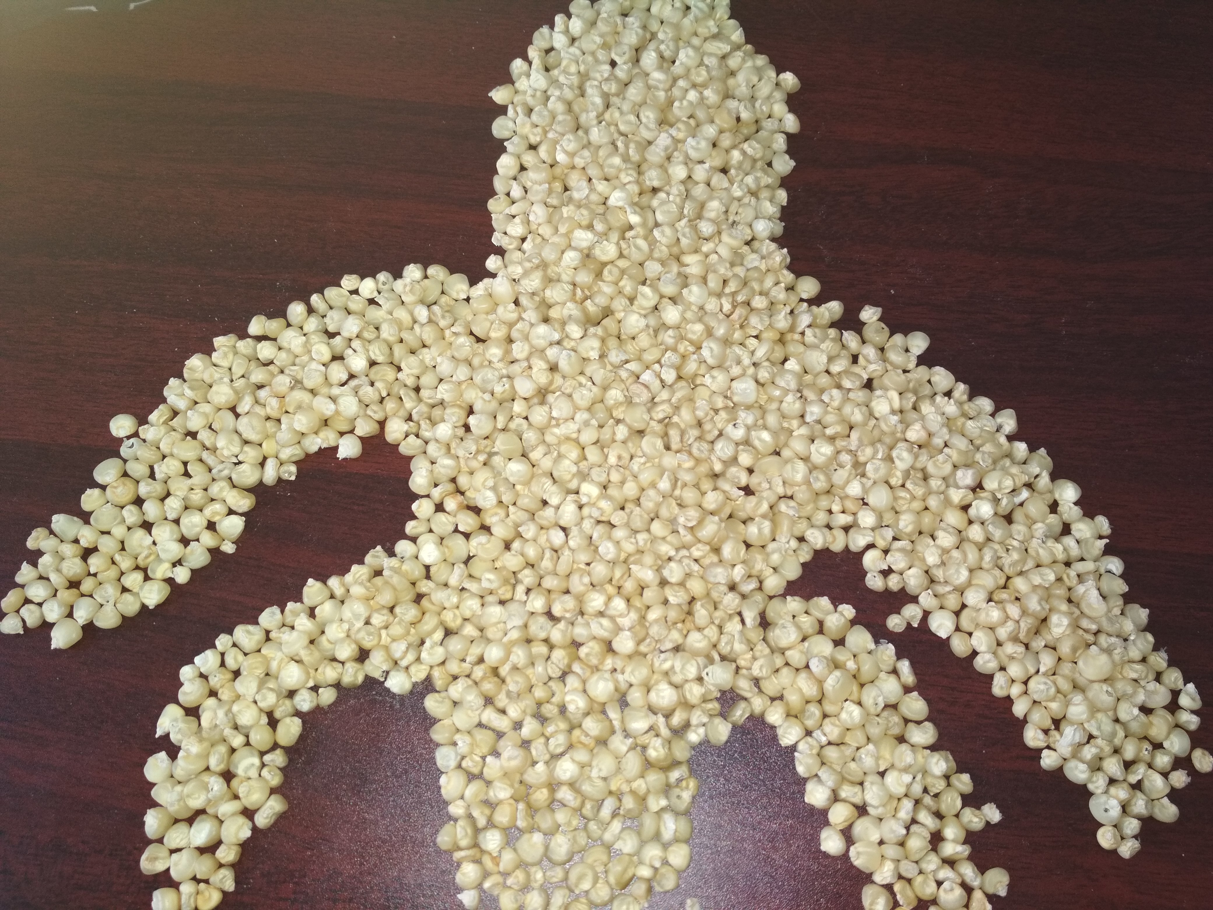 White Corn Admixture (%): 2%