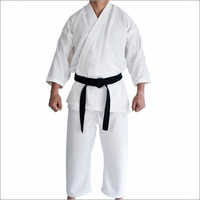 कराटे यूनिफॉर्म