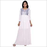 महिलाओं के डिजाइनर लंबी पोशाक