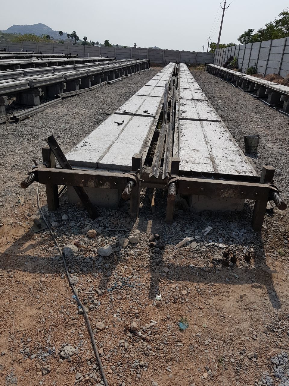 Wall Mould - Ms Steel, 7 Feet Size, Mould Life: 10 Years, Weight: 140 Kg | Durable For Boundary Wall Usage, Custom Size Available