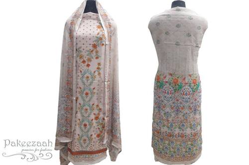 महिलाओं के डिजिटल प्रिंटेड सूट