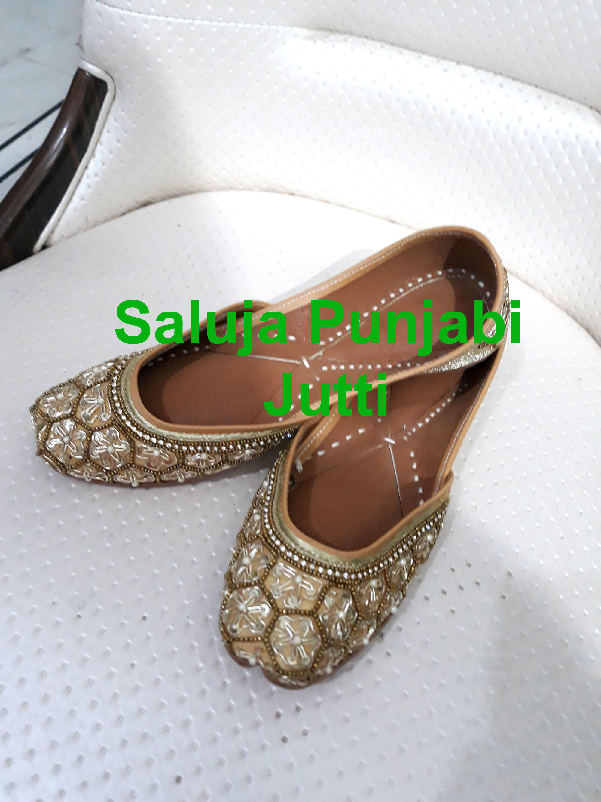 Golden Punjabi Jutti Heel Size: Flat