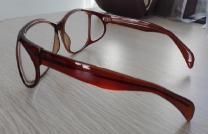 इम्प लेड गॉगल्स इनके लिए उपयुक्त हैं: क्लिनिक