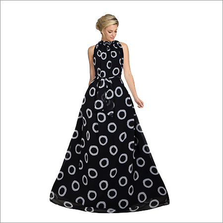 Ladies Dyna Ring Black Gown