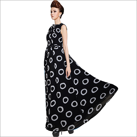Ladies Dyna Ring Black Gown
