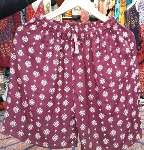 रेयॉन प्रिंटेड शॉर्ट्स