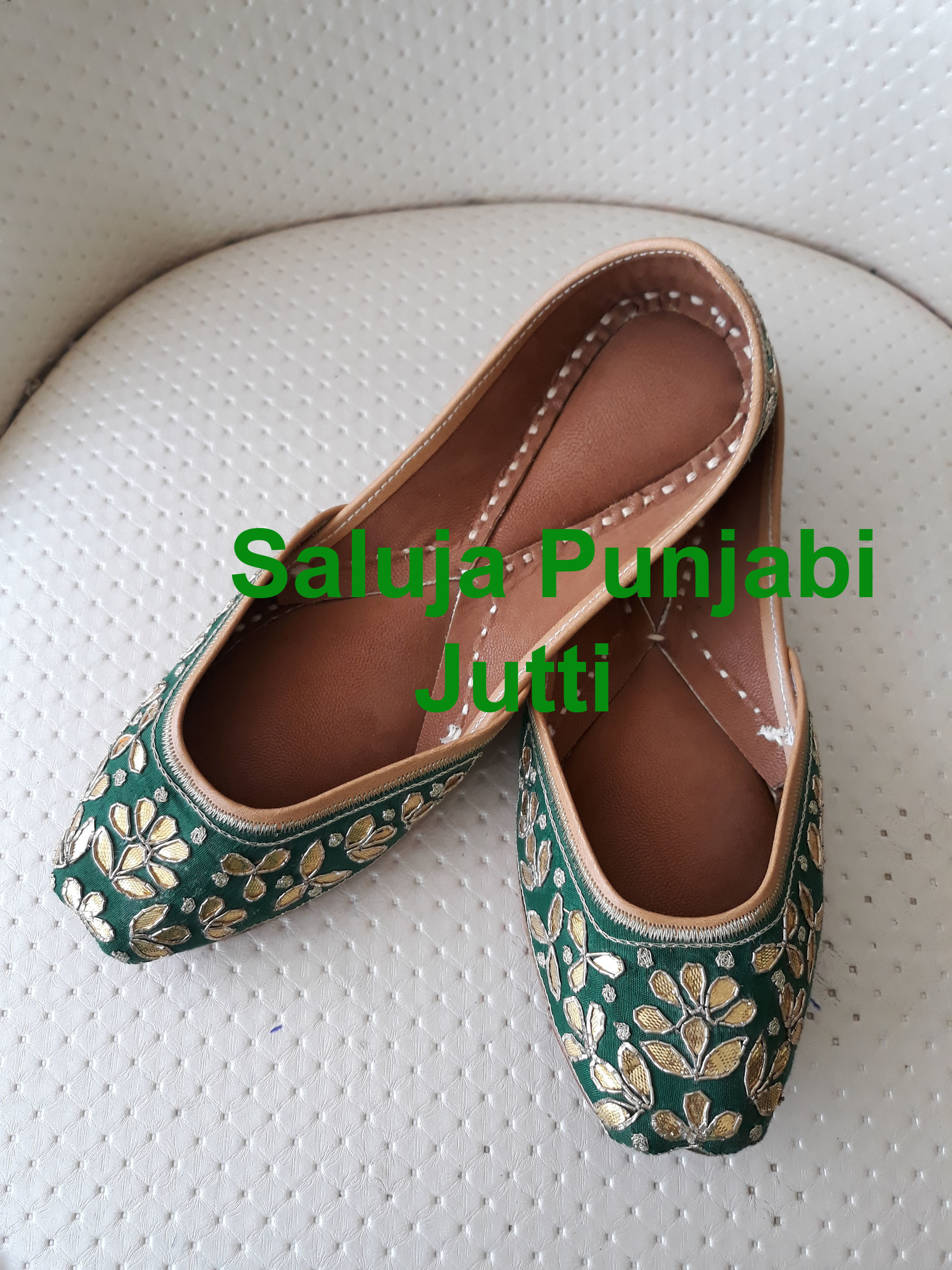 Ladies Peach Color Artwork Punjabi Jutti Bridal Heel Size: Flat