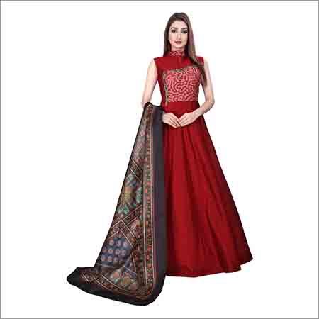 Ladies Sleevless Designer Gown