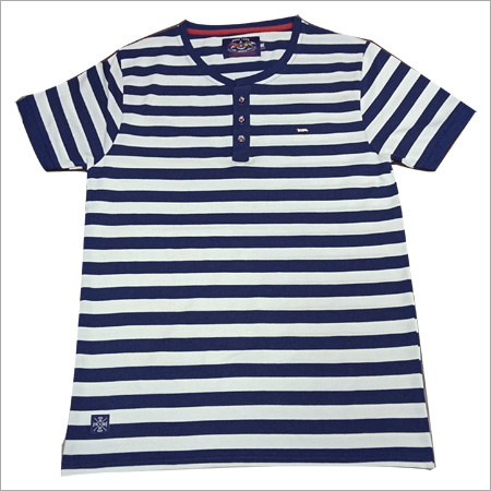 Y नेक टी-शर्ट