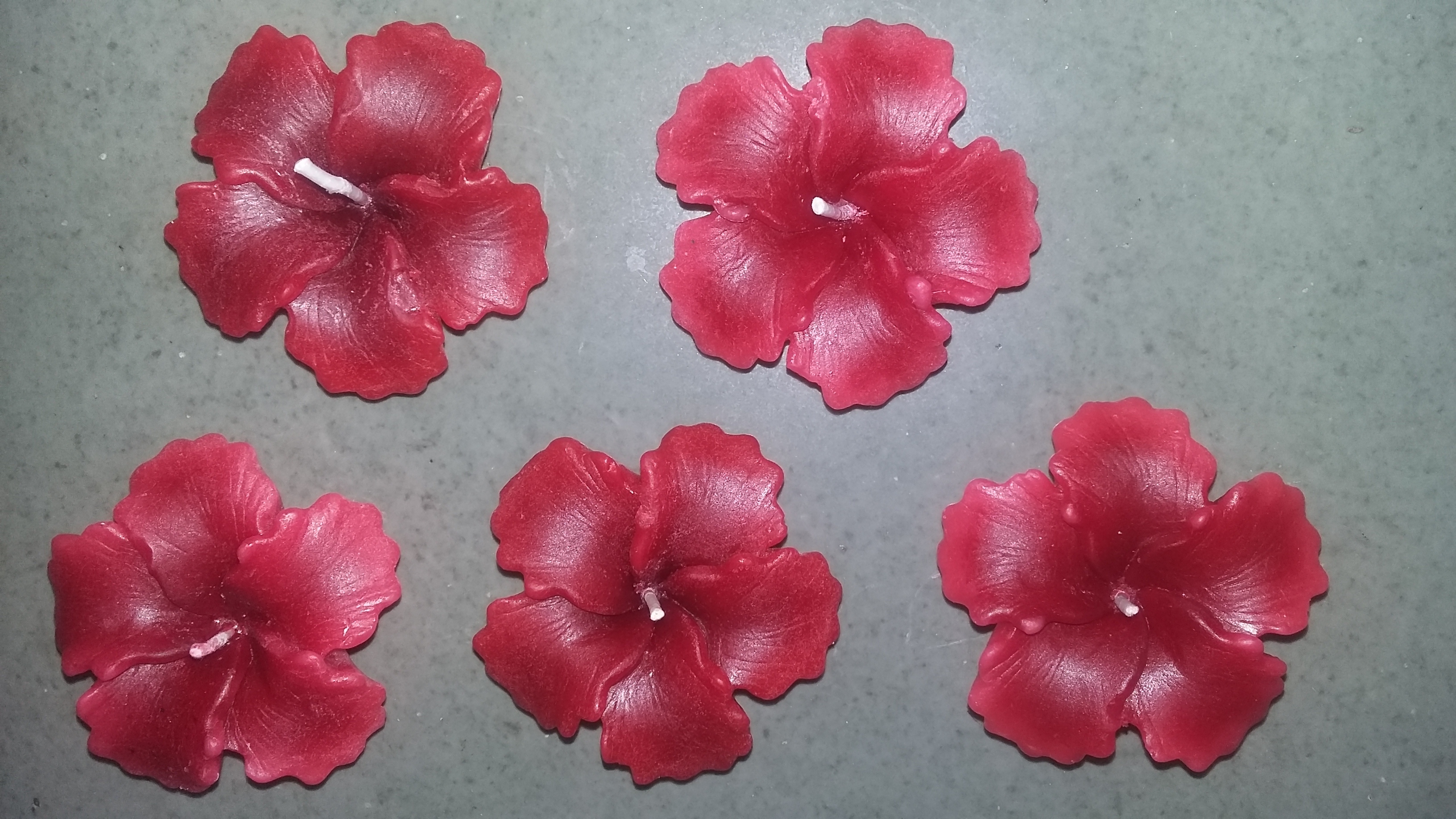 Floating Candles - Paraffin Wax, Dia 7 Cm, Height 3 Cm, Red Color | Elegant Design, Fragrant Aroma, Easy To Use, Festival Decor, Event Lighting