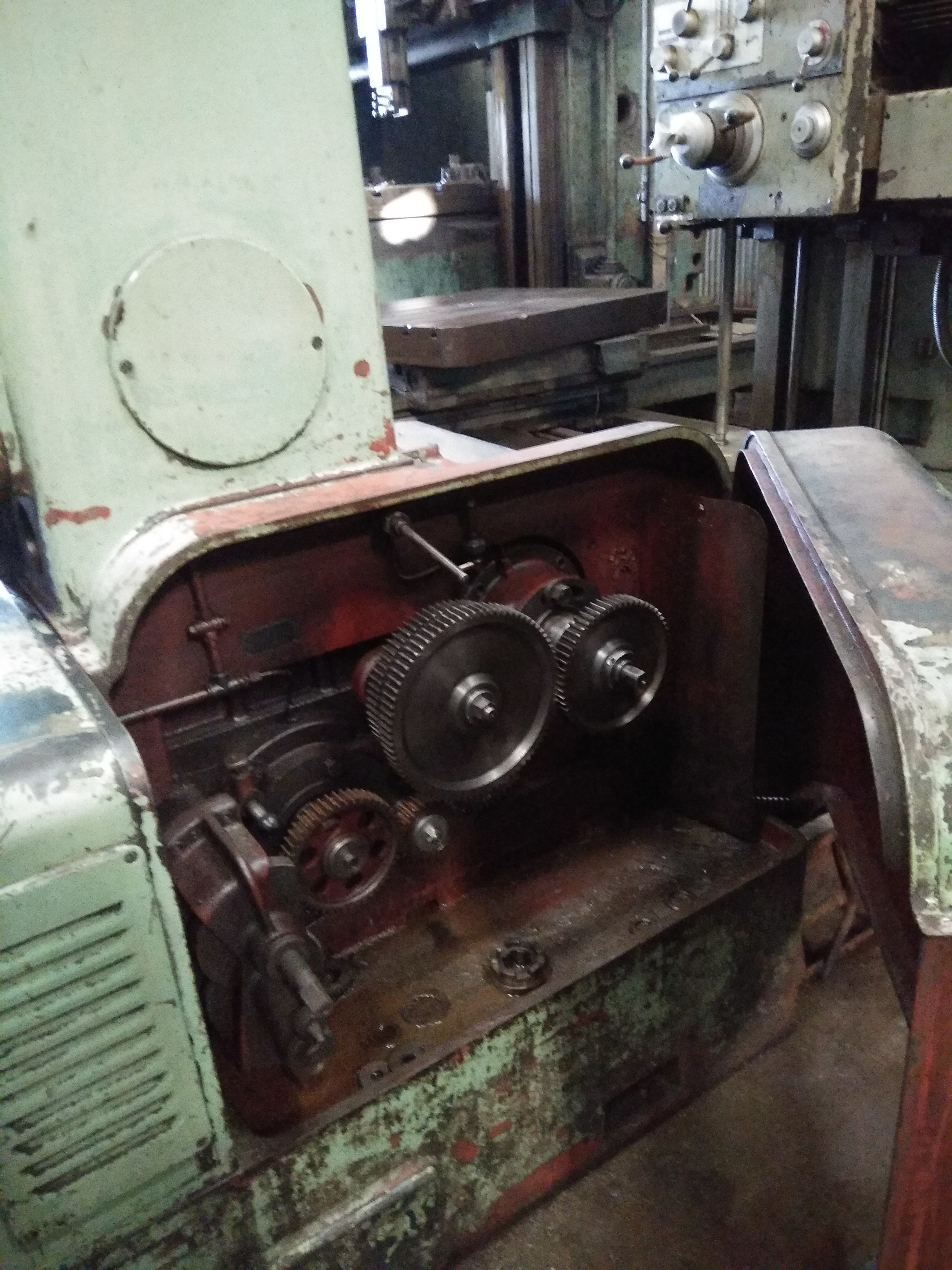 Gear Hobber Table Size: 1000 Mm