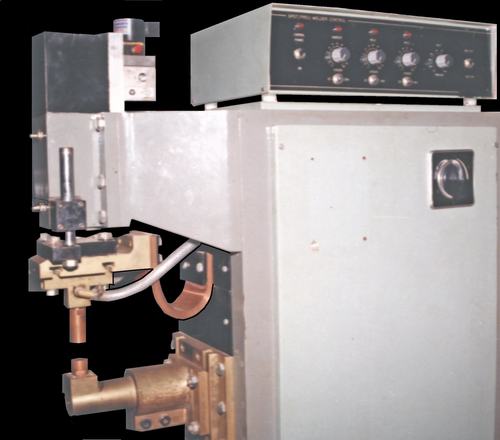 Single Lug Welding Machine