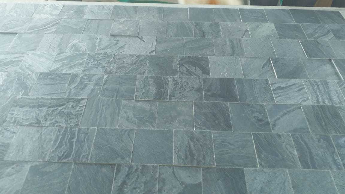 Silver Grey Slate Density: 2.6 Kilogram Per Cubic Meter (Kg/m3)