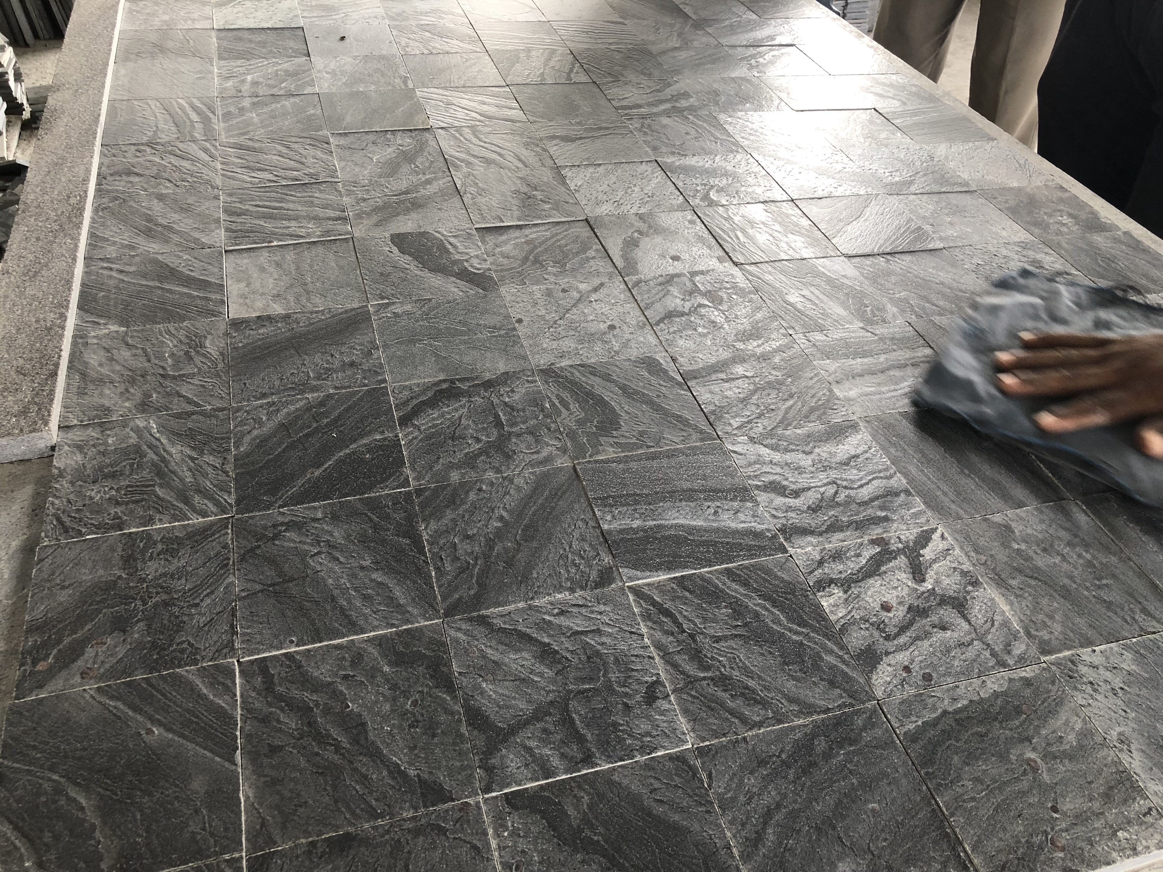 Silver Grey Slate Density: 2.6 Kilogram Per Cubic Meter (Kg/m3)