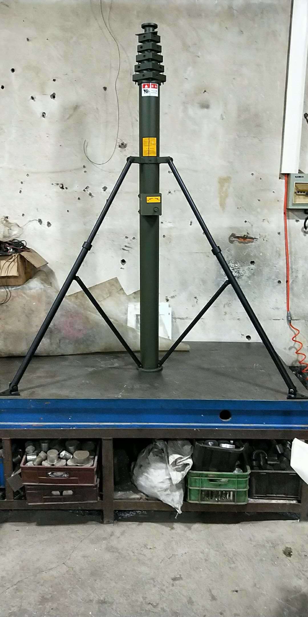 6m Pneumatic Telescopic Lighting Mast