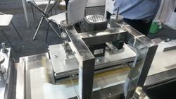 लड्डू बनाने की मशीन कन्वेयर टाइप