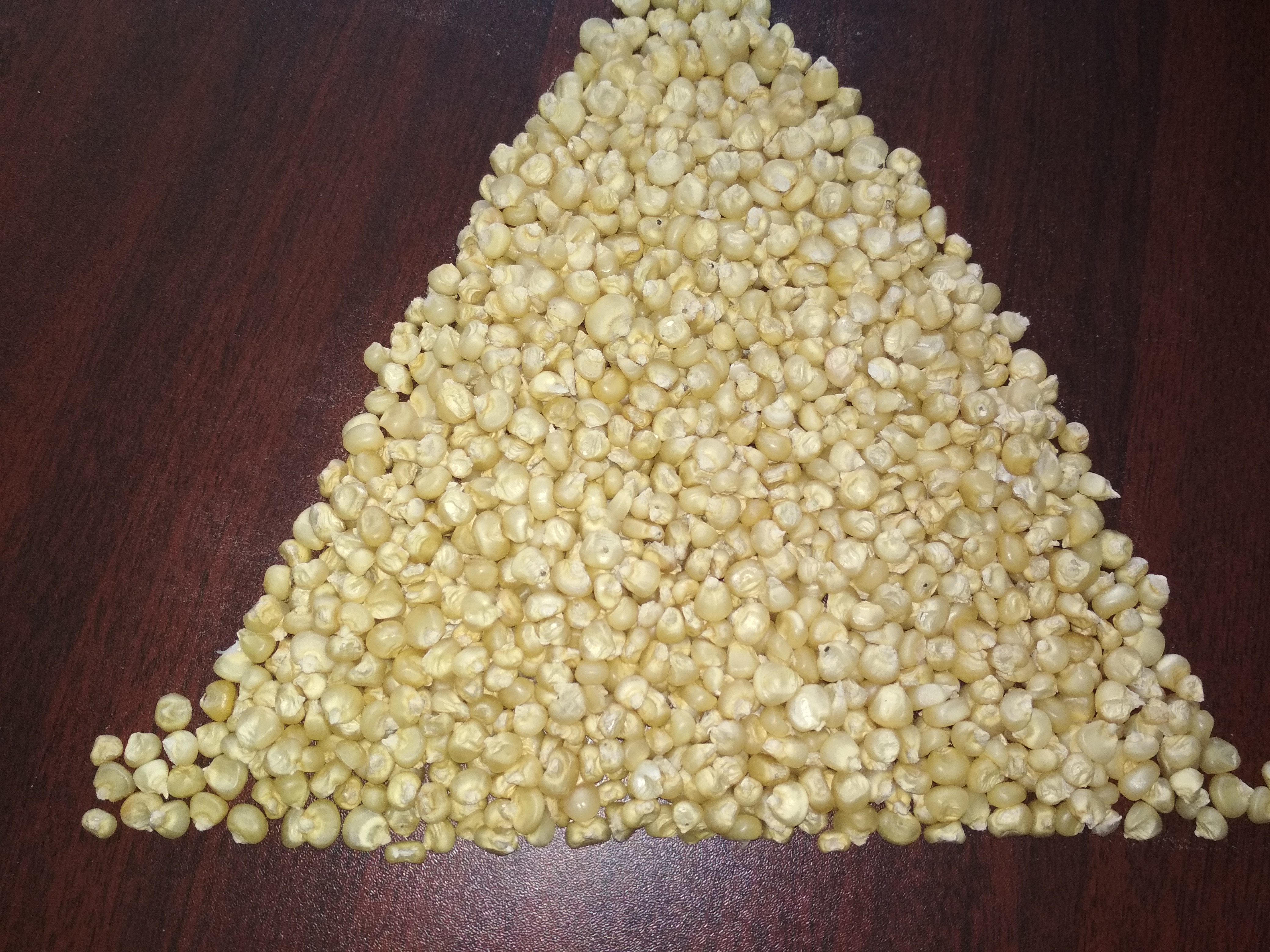 White Corn Broken Ratio (%): 2%