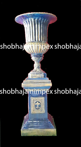 बेस ऊंचाई के साथ पारंपरिक फ्लावर पॉट: 15-18 इंच (इंच)