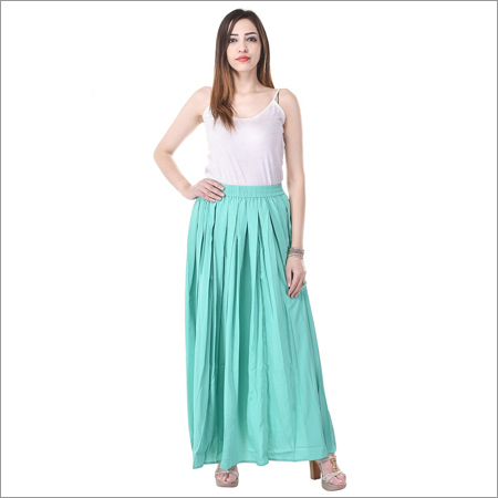 फैंसी लम्बी स्कर्ट