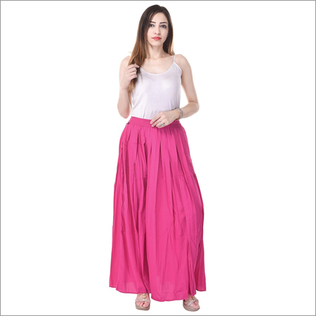 महिलाओं के कैज़ुअल पहनावे के लिए लंबी स्कर्ट