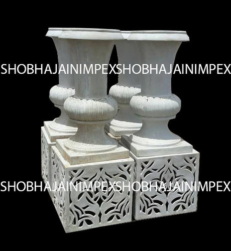 बेस ऊंचाई के साथ फ्लावर पॉट: 15-18 इंच (इंच)