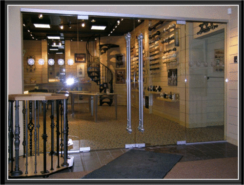 कड़ा ग्लास केबिन