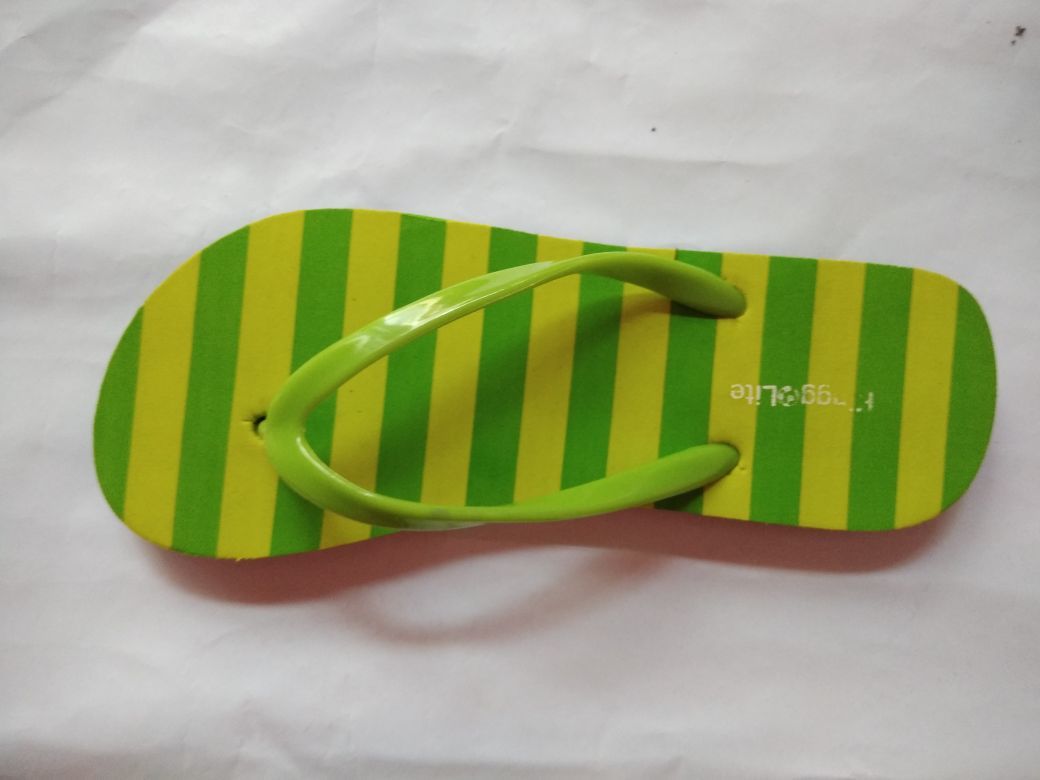 Ladies Hawai Slippers - Rubber Material, Various Sizes Available, Various Colors, Flip Flop Style | Ideal For Rainy, Spring, Summer, And Winter Seasons