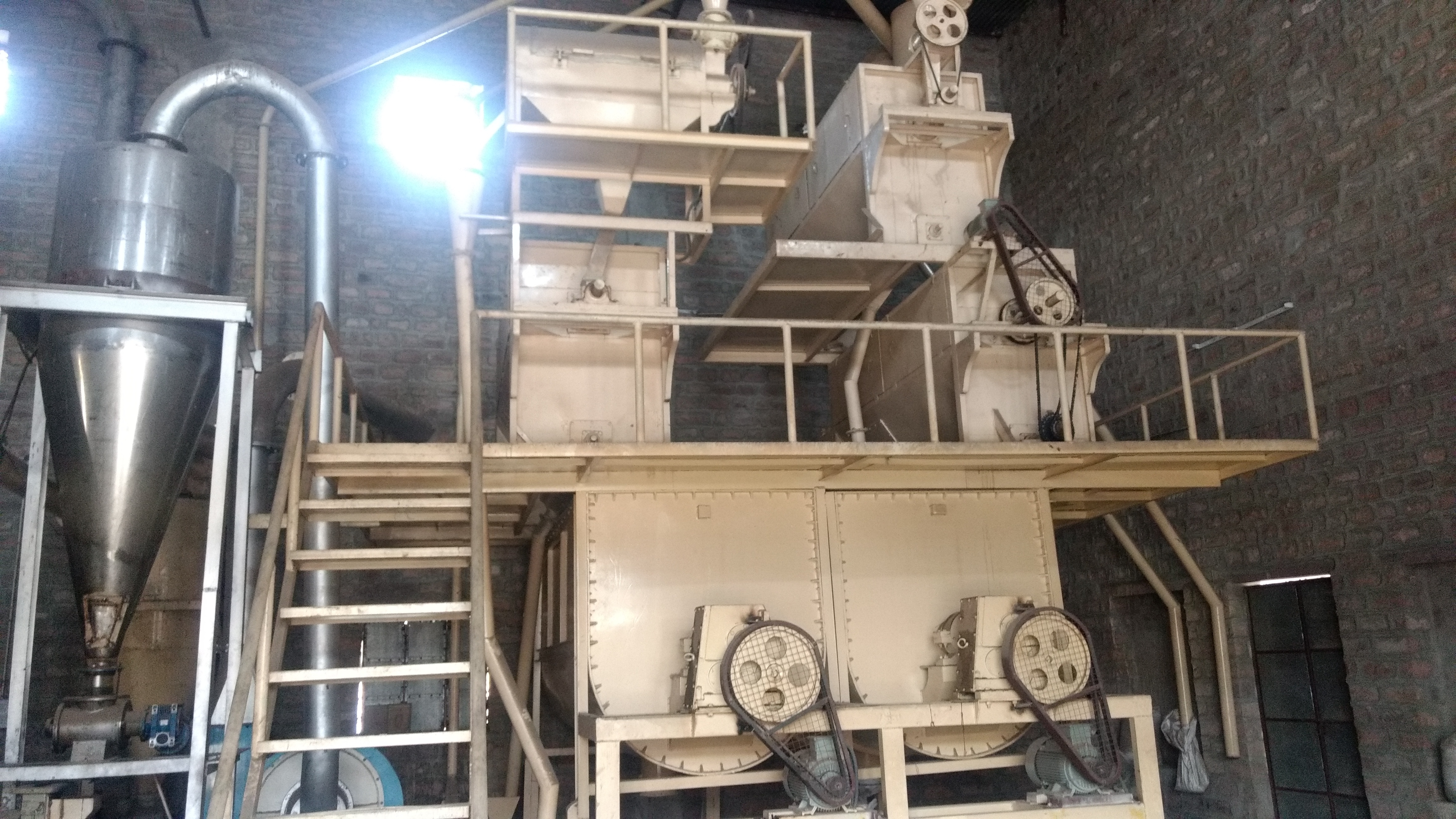 Blue And White Centrifugal Machine
