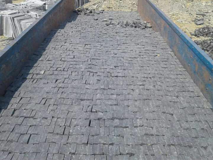 Limestone Black Cobbles Solid Surface