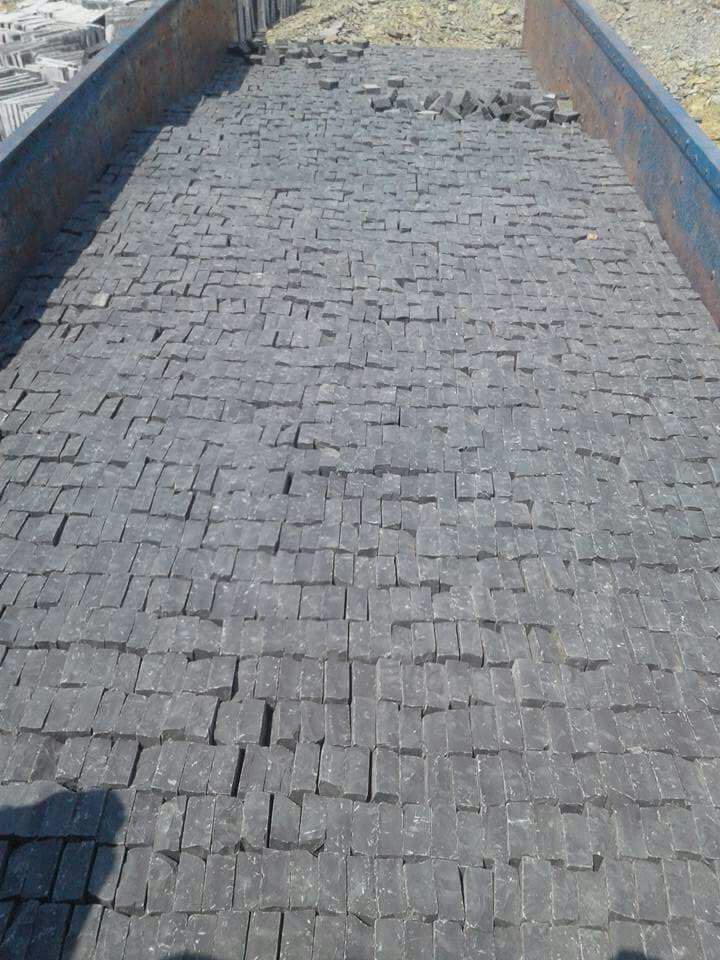 Limestone Black Cobbles Solid Surface