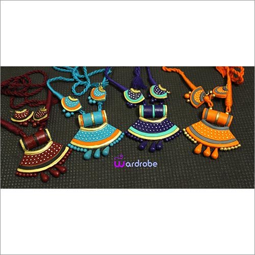 दो लाइन सोने की टेराकोटा हार का सेट