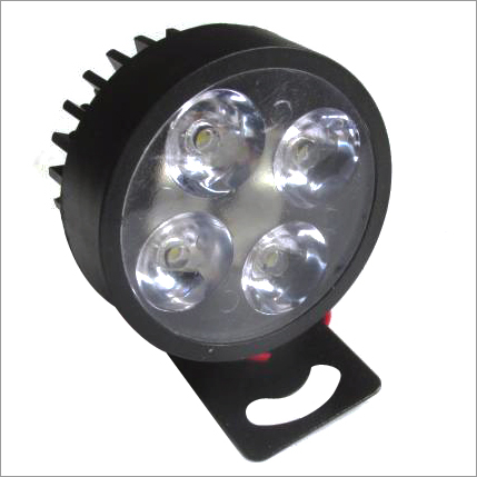 4 LED फ़ॉग लाइट्स
