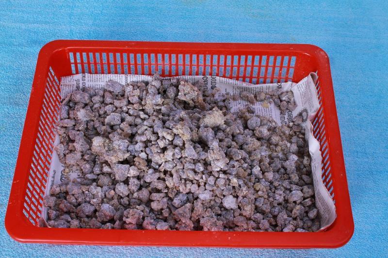 Frankincense Resin - Solid Form | Herbal Fragrance, Soothing Aroma, Pest Control, Smooth Surface
