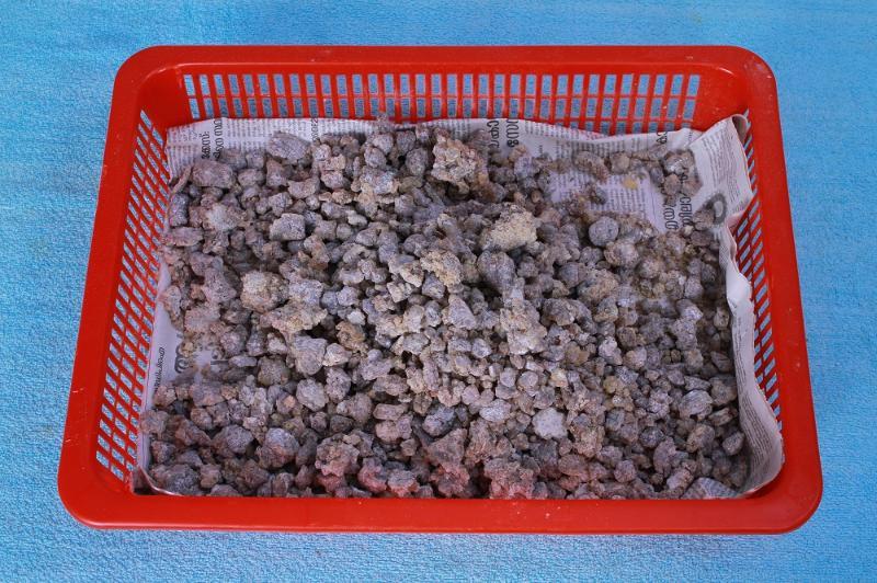 Frankincense Resin - Solid Form | Herbal Fragrance, Soothing Aroma, Pest Control, Smooth Surface