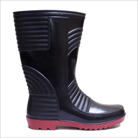 नीले और लाल औद्योगिक जूते