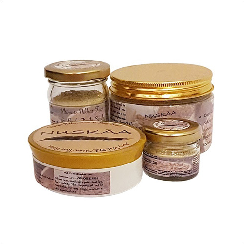 प्राकृतिक दैनिक चेहरे और शरीर का स्क्रब