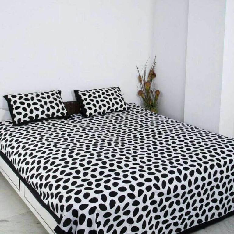Cotton Double Bedsheet With 2 Pillow Covers - 100% Cotton, 224 Cm X 275 Cm (King Size), Black, 250 Tc , Washable, Printed Design, Weight: 1200 Grams