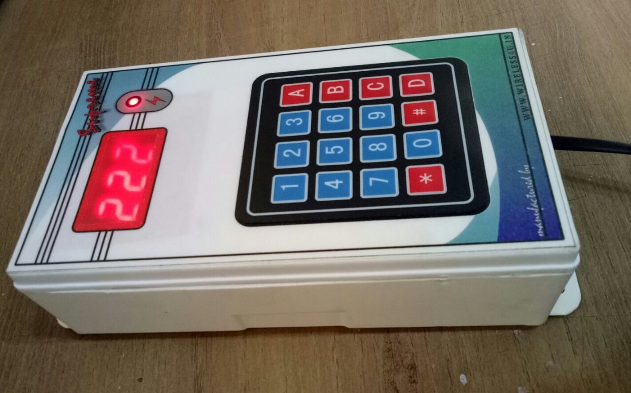 Red Wireless Token Number Display 3 Window One Display Panel With 3 Keypad Remote