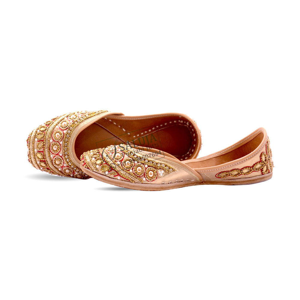 Women's Soft Leather Peach Color Punjabi Jutti Heel Size: Flat